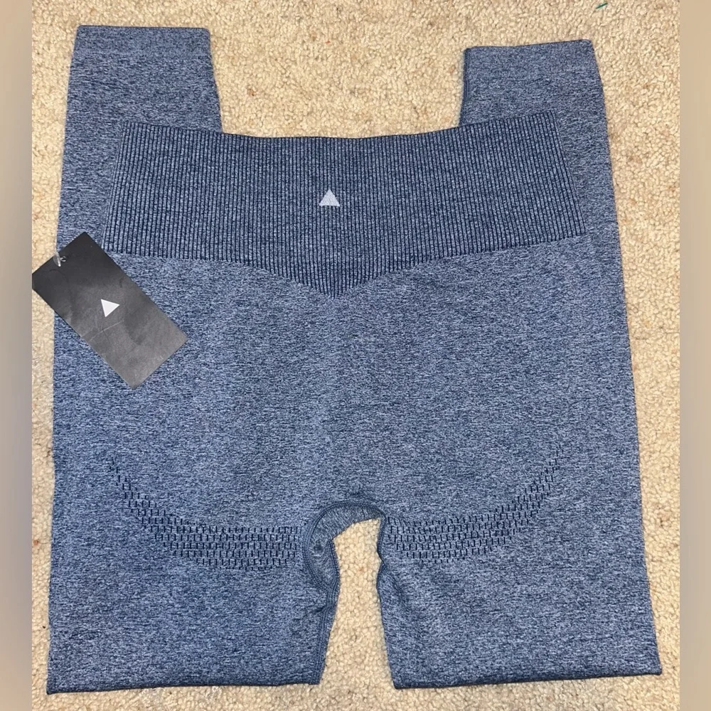 SOLD🔴Vitality Formation Legging NWT - Picture 7 of 7